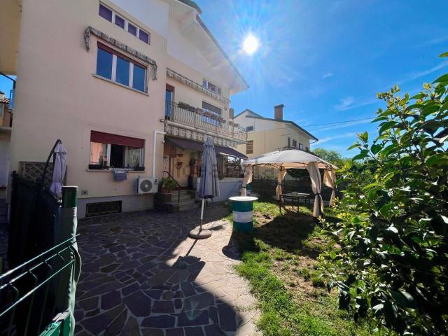 Appartamento in vendita di 128 m² in Via Montanara, 6