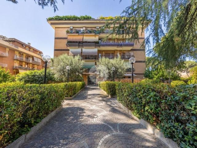 Appartamento in vendita di 128 m² in Via Monte Gran Paradiso, 4