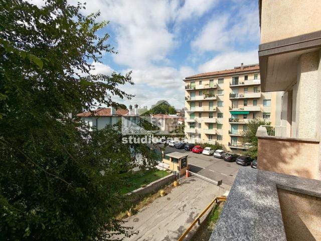 Appartamento in vendita di 128 m² in Via Matilde di Canossa