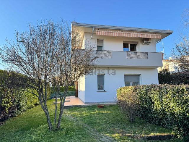 Appartamento in vendita di 128 m² in Via Nogaredo