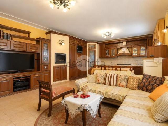 Appartamento in vendita di 128 m² in Via Roma, 320