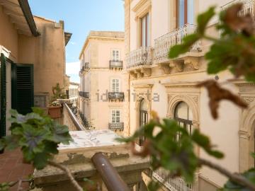 Appartamento in vendita di 128 m² in Via Roma