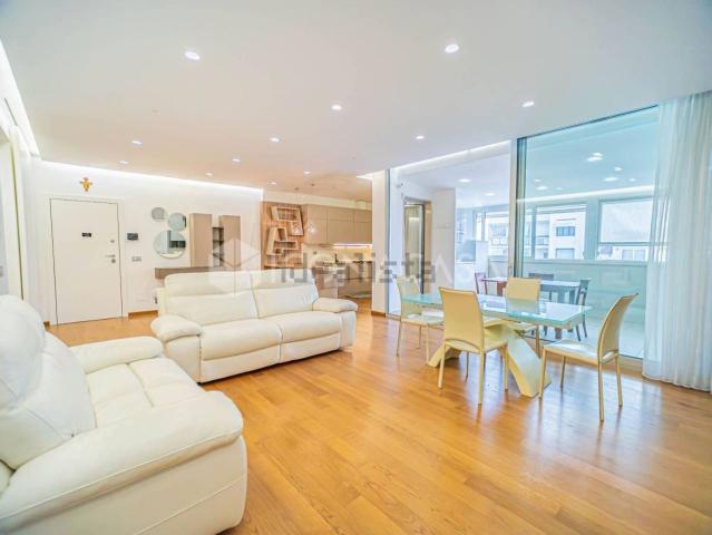 Appartamento in vendita di 128 m² in Via Vincenzo Corrado, 14