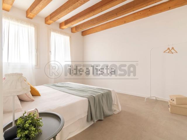 Appartamento in vendita di 128 m² in Via Zuccola, 37