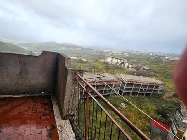 Appartamento in vendita di 128 m² in Viale Vincenzo de Filippis, 96
