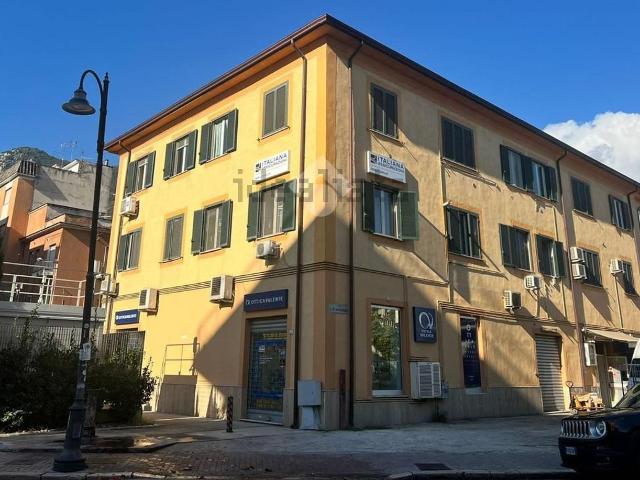 Appartamento in vendita di 128 m² in Viale Dante, 89