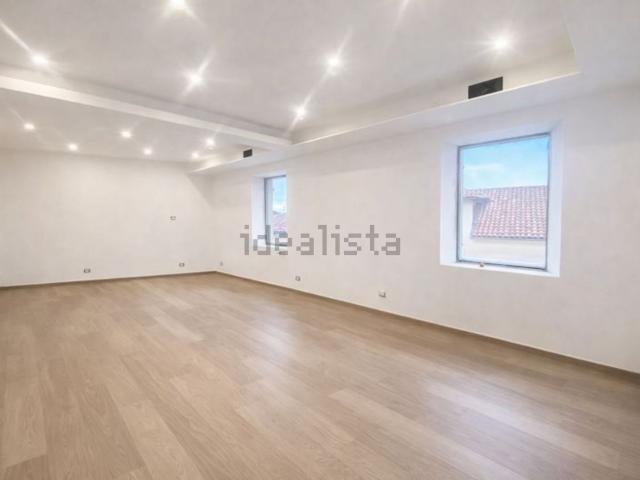 Appartamento in vendita di 128 m² in Piazza Cesre Battisti