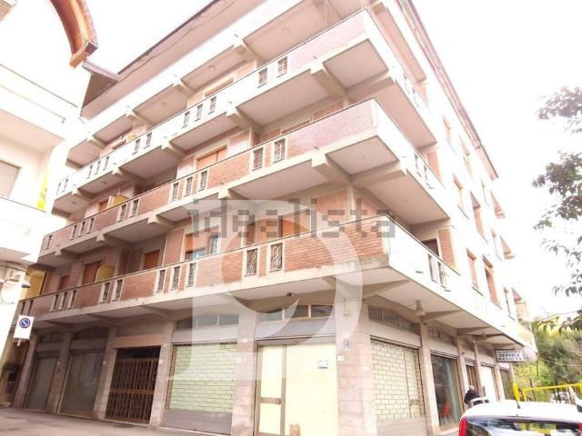 Appartamento in vendita di 128 m² in Piazza Giuseppe Garibaldi
