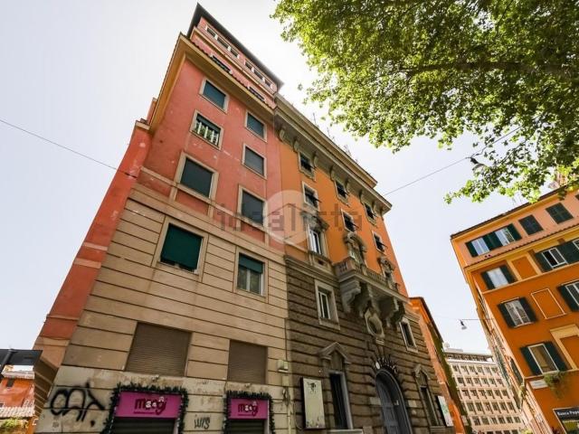 Appartamento in vendita di 128 m² in Piazza Sidney Sonnino, 37