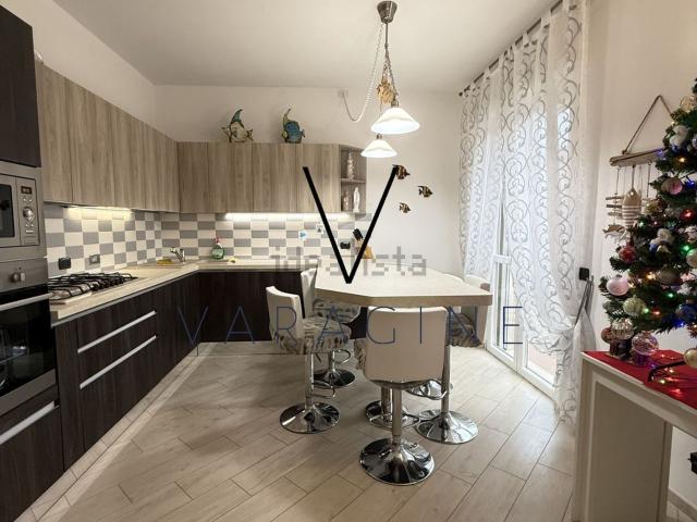 Appartamento in vendita di 129 m² in Via Capitano Lazzaro Parodi