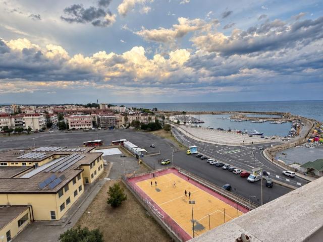 Appartamento in vendita di 129 m² in Via Caprera