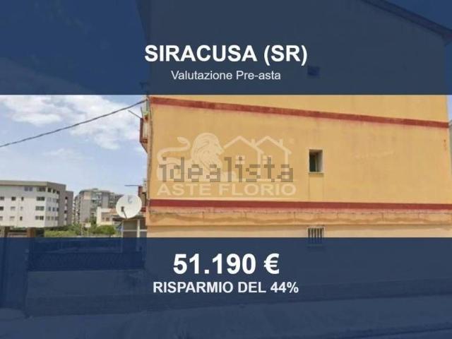 Appartamento in vendita di 129 m² in Via Acireale, 1