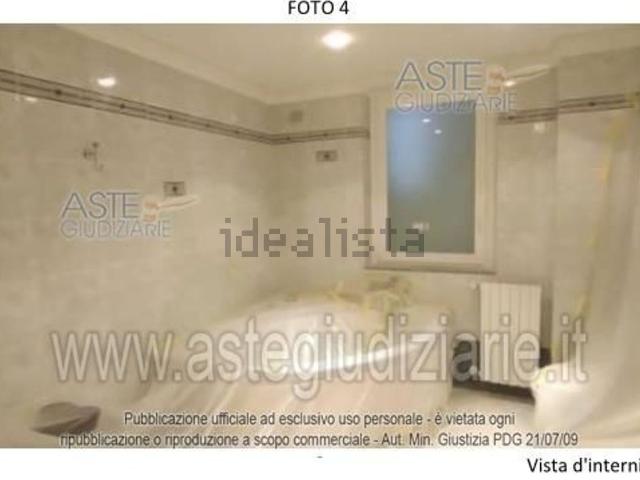 Appartamento in vendita di 129 m² in Via Avvocato Annibale Milito, 7