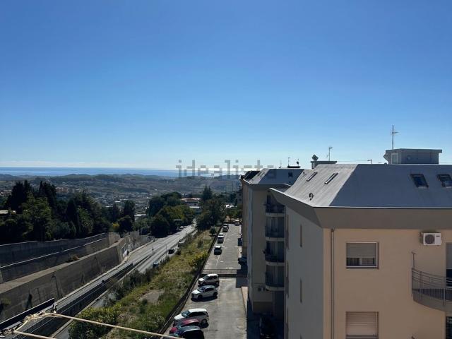 Appartamento in vendita di 129 m² in Via Gioacchino da Fiore, 13