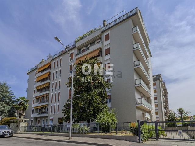 Appartamento in vendita di 129 m² in Via Grazia Deledda, 23