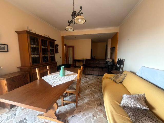 Appartamento in vendita di 129 m² in Via del Bosco