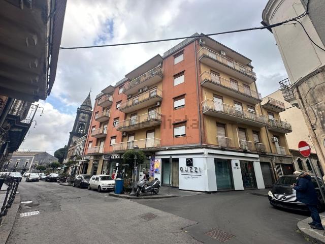 Appartamento in vendita di 129 m² in Via Etnea