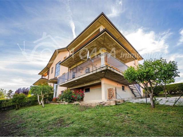 Appartamento in vendita di 129 m² in Via Fratelli Melocchi, 14