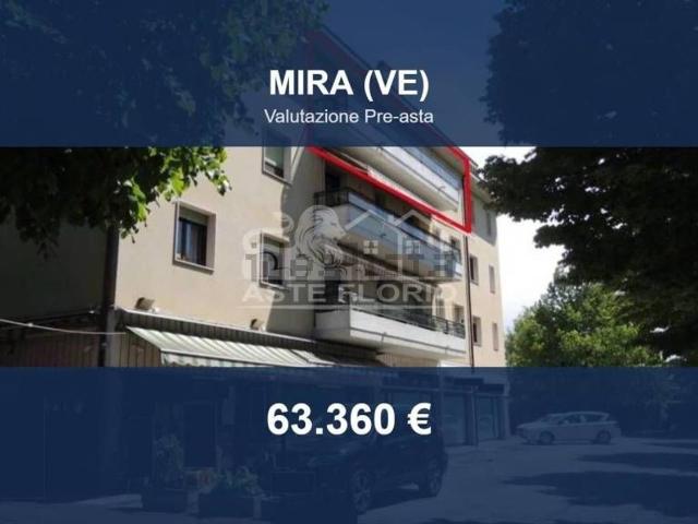 Appartamento in vendita di 129 m² in Via Lomellina, 62