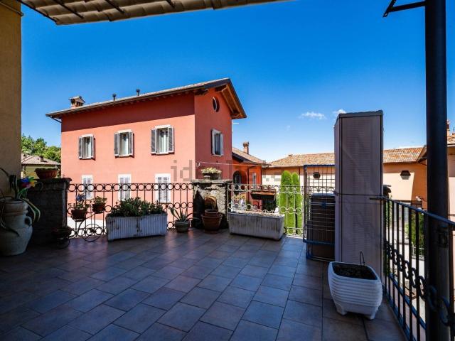 Appartamento in vendita di 129 m² in Via Lecco, 33