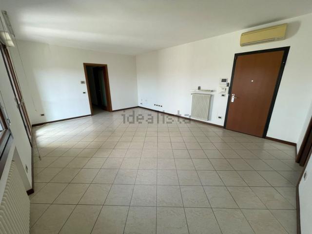 Appartamento in vendita di 129 m² in Via Luigi Cisorio, 2