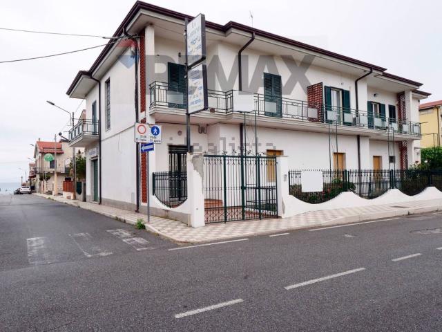 Appartamento in vendita di 129 m² in Via Magna Grecia, 15