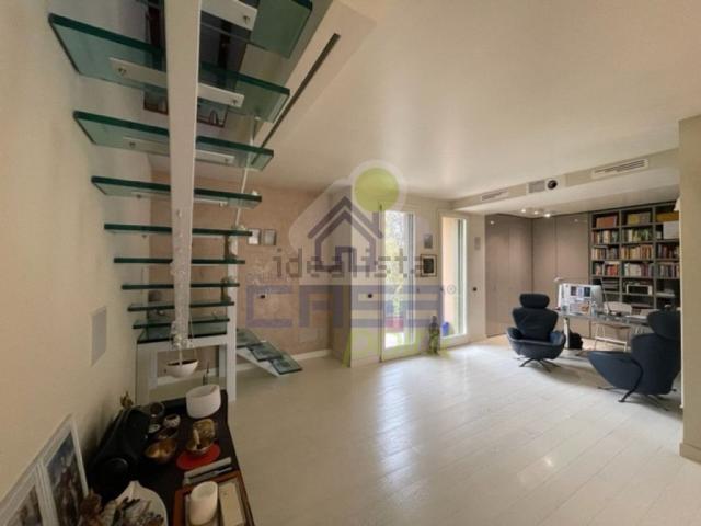 Appartamento in vendita di 129 m² in Via Parigi