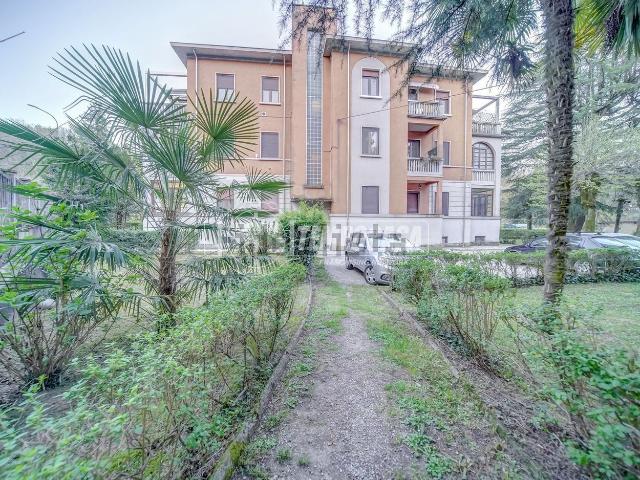 Appartamento in vendita di 129 m² in Via per Lonate, 20