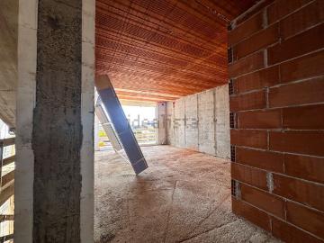 Appartamento in vendita di 129 m² in Via Peschiera