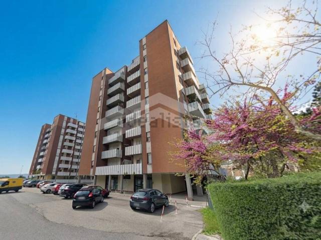 Appartamento in vendita di 129 m² in Via Toscana