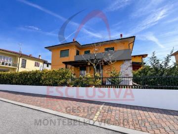Appartamento in vendita di 129 m² in Via Vignale, 11