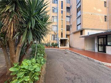 Appartamento in vendita di 129 m² in Viale Aldo Moro, 55