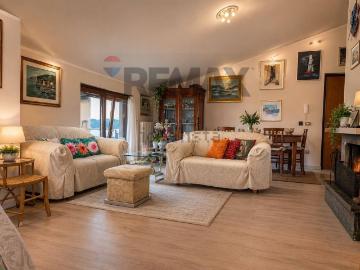 Appartamento in vendita di 129 m² in Contrada Timparello, 10