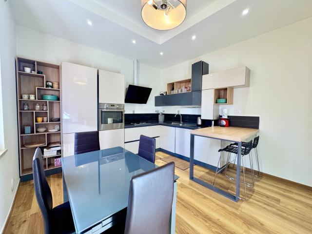 Appartamento in vendita di 129 m² in Strada Panoramica Ardizio