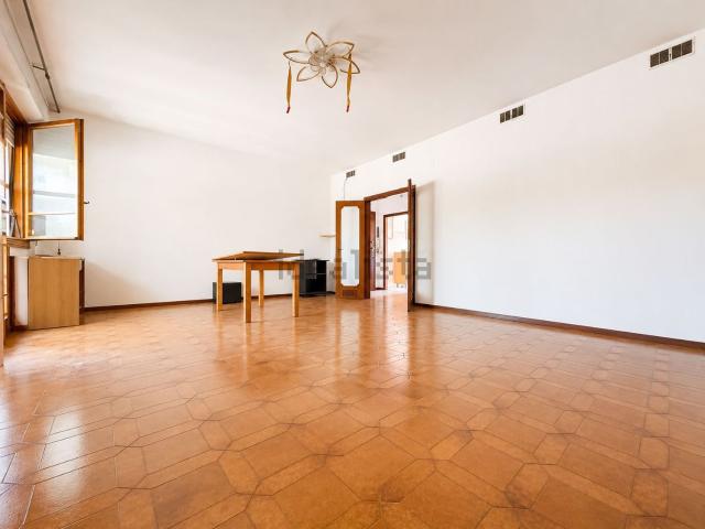 Appartamento in vendita di 130 m² in Via Tosco Romagnola