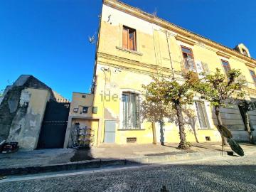 Appartamento in vendita di 130 m² in Via 26 Ottobre 1860