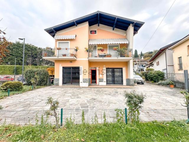 Appartamento in vendita di 130 m² in Via 42 Martiri, 110