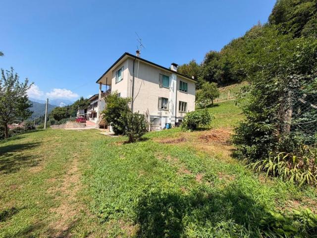 Appartamento in vendita di 130 m² in Via C. Battisti, 36