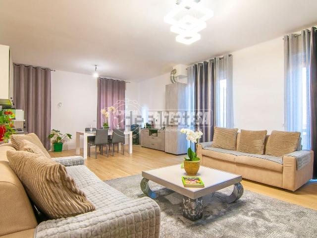 Appartamento in vendita di 130 m² in Via Colonnello Giovanni Fincato, 68