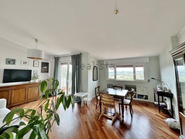Appartamento in vendita di 130 m² in Via Colori, 55