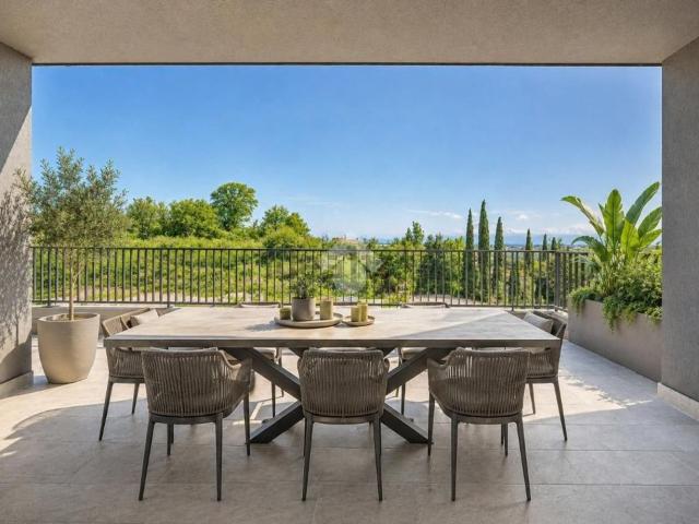 Appartamento in vendita di 130 m² in Via Catullo, 13