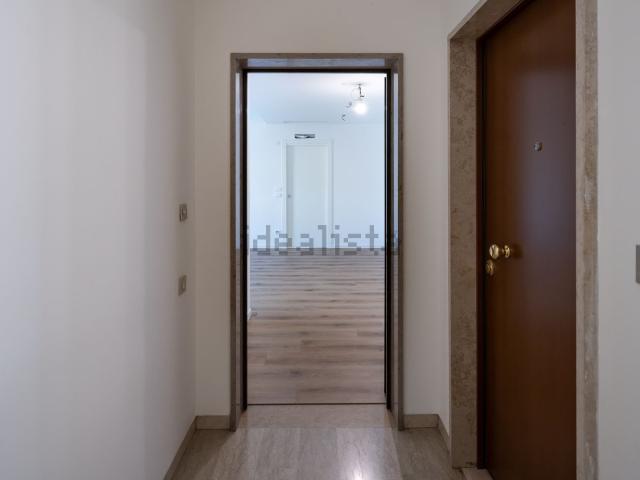 Appartamento in vendita di 130 m² in Via Caduti di Cefalonia, 15