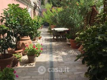 Appartamento in vendita di 130 m² in Via Cairoli
