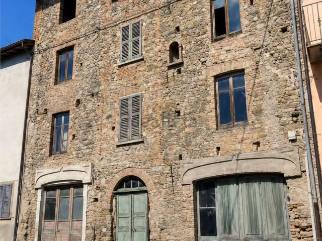 Appartamento in vendita di 130 m² in Via Calderoni, 12