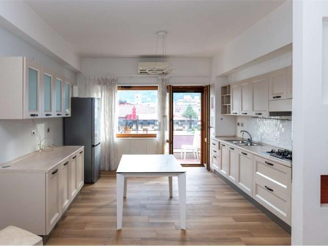 Appartamento in vendita di 130 m² in Via Caliri, 28