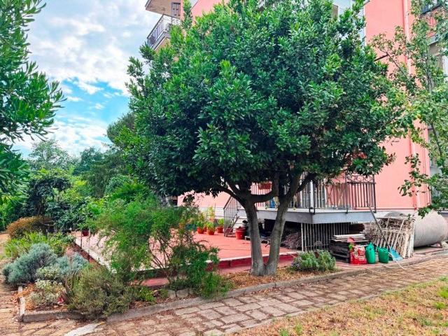 Appartamento in vendita di 130 m² in Via Camaldolilli