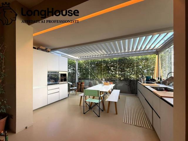 Appartamento in vendita di 130 m² in Via Campotosto, 70