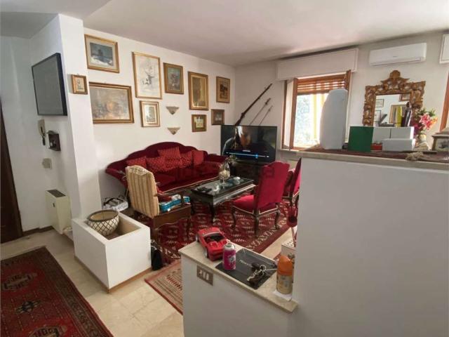 Appartamento in vendita di 130 m² in Via Carlo Alberto