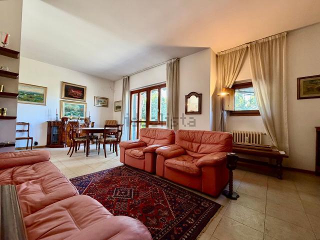 Appartamento in vendita di 130 m² in Via Carlo Maggiorelli, 7
