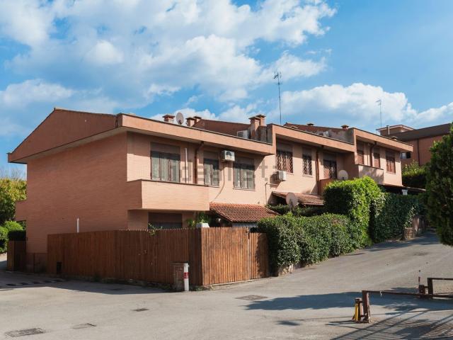 Appartamento in vendita di 130 m² in Via Cassia, 1866